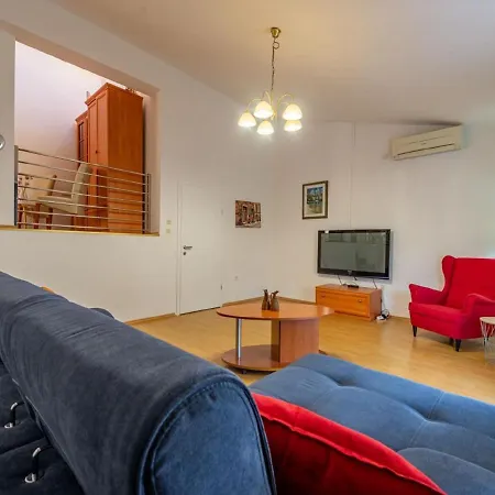 Villa Large With Pool And Outdoor Kitchen,300 M Distant From The Sandy !