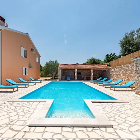Large With Pool And Outdoor Kitchen,300 M Distant From The Sandy ! Villa *