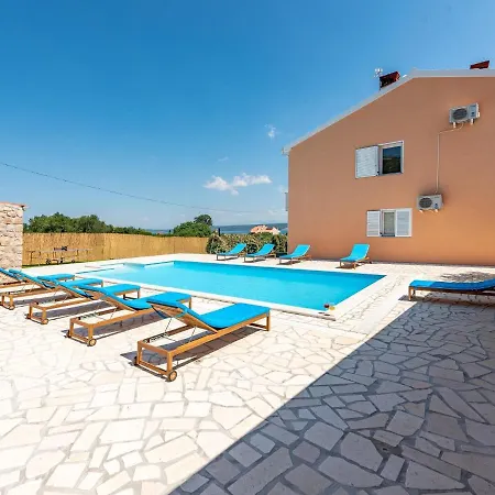 Large With Pool And Outdoor Kitchen,300 M Distant From The Sandy !