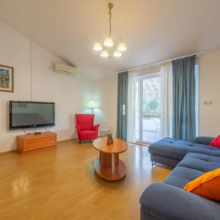 Large With Pool And Outdoor Kitchen,300 M Distant From The Sandy ! Vila Nevidane