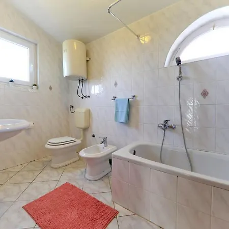 Vila Large With Pool And Outdoor Kitchen,300 M Distant From The Sandy !