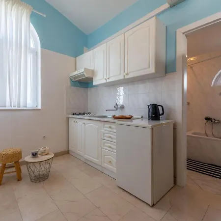 Vila Large With Pool And Outdoor Kitchen,300 M Distant From The Sandy !