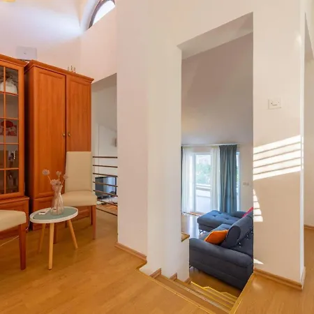 Large With Pool And Outdoor Kitchen,300 M Distant From The Sandy !