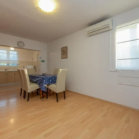 Large With Pool And Outdoor Kitchen,300 M Distant From The Sandy ! Nevidane