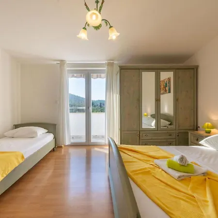 Vila Large With Pool And Outdoor Kitchen,300 M Distant From The Sandy ! *