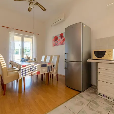 Large With Pool And Outdoor Kitchen,300 M Distant From The Sandy ! Vila Nevidane