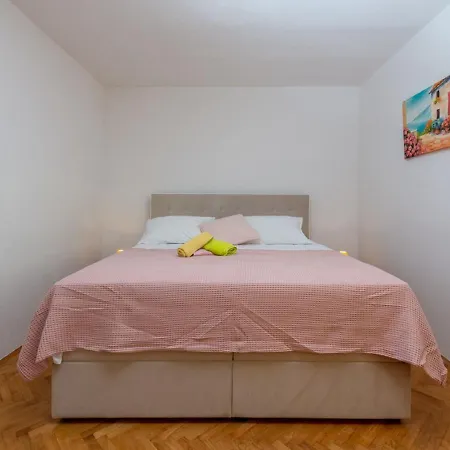 Large With Pool And Outdoor Kitchen,300 M Distant From The Sandy ! Vila *