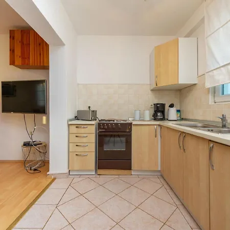 Large With Pool And Outdoor Kitchen,300 M Distant From The Sandy !