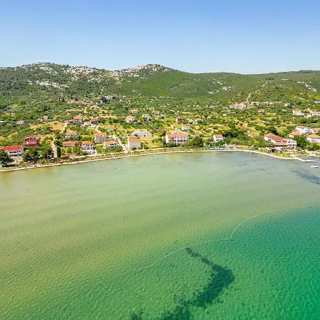 Large With Pool And Outdoor Kitchen,300 M Distant From The Sandy ! Vila *