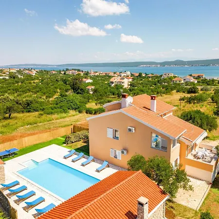 Large With Pool And Outdoor Kitchen,300 M Distant From The Sandy ! * Nevidane
