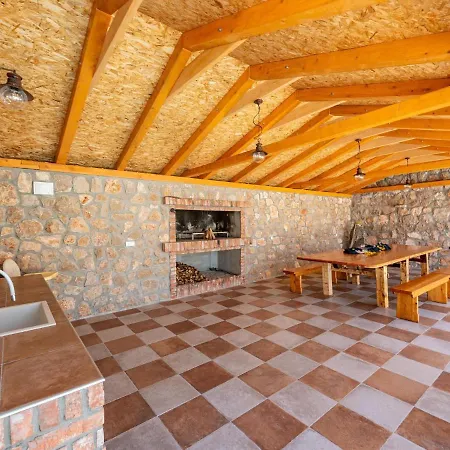 Vila Large With Pool And Outdoor Kitchen,300 M Distant From The Sandy !